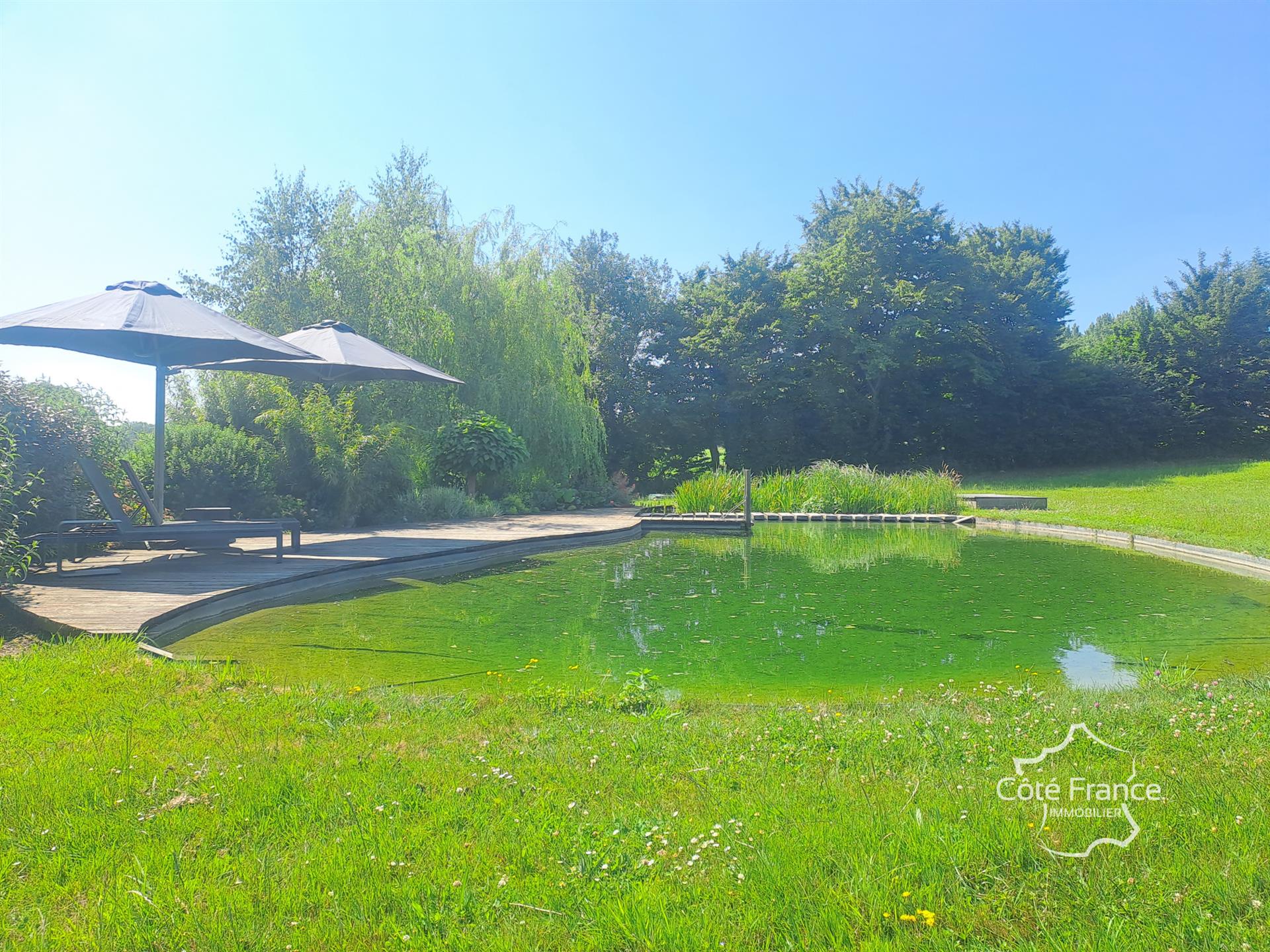 Aisne Jeantes A little paradise awaits you, on a beautiful plot of 22,284m2 and the view... Without