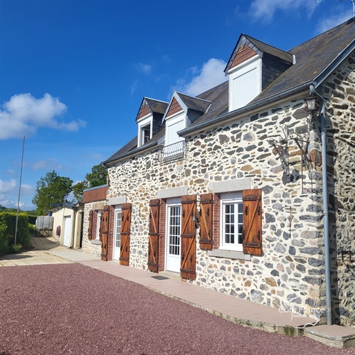 Stone House 100 m2 with breathtaking views of the marshes