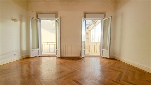 Zu Verkaufen, Triplex-Wohnung Typ 4/5 von 170 m² im Herzen von Digne les Bains!