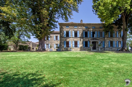 Stunning Chateau, 3 Converted 2-Bedroom Barns, Pigeonnier, 3 pools, 5,4Ha - peace and quiet assured.