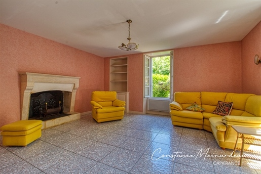 House with outbuildings in Foussais-Payré, 15 km from Fontenay-le-Comte