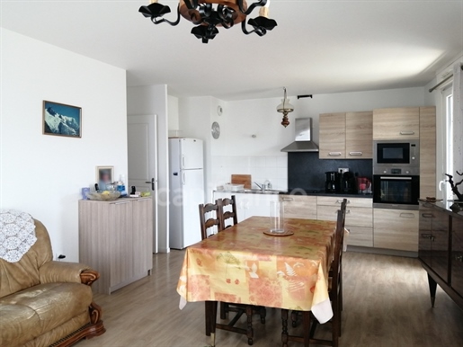 Joué-Lès-Tours (Indre-et-Loire), for sale rented 3-room apartment of 65m²