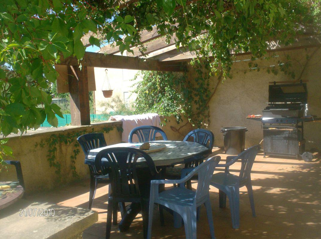 3 bedroom house, swimming pool Alès