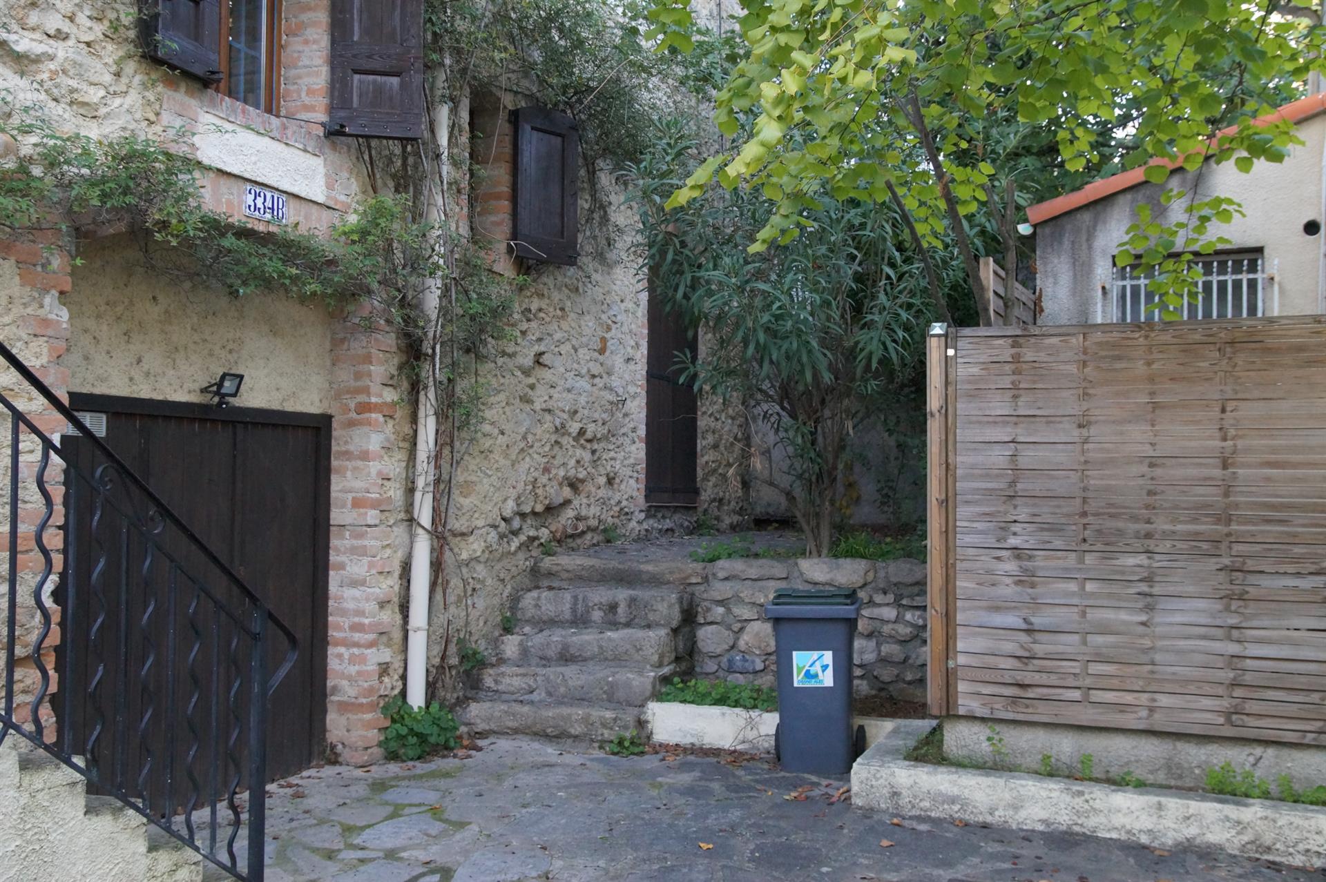 3 bedroom house, swimming pool Alès