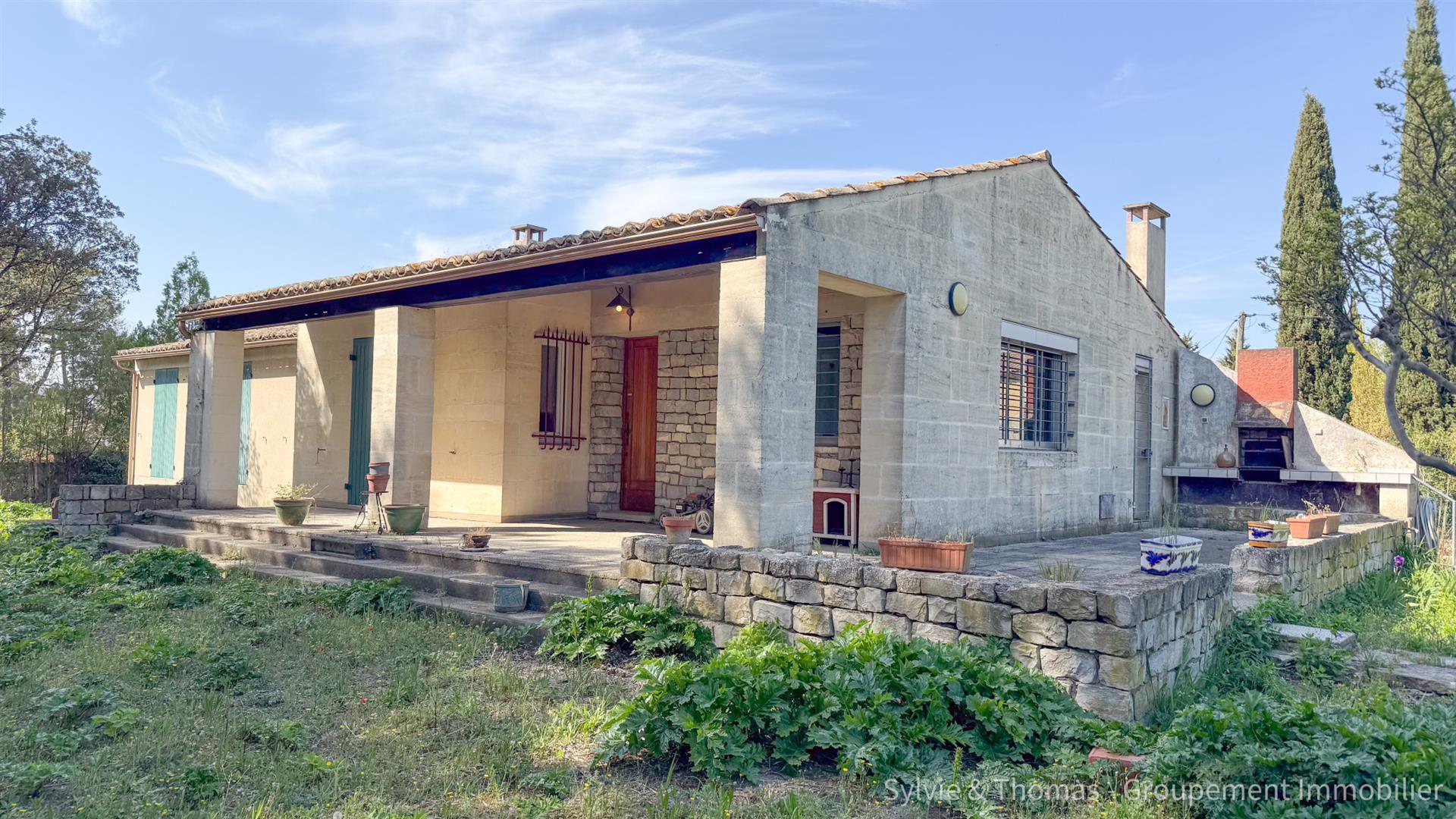 Orange, single storey house 140m2 on plot of 1632m2