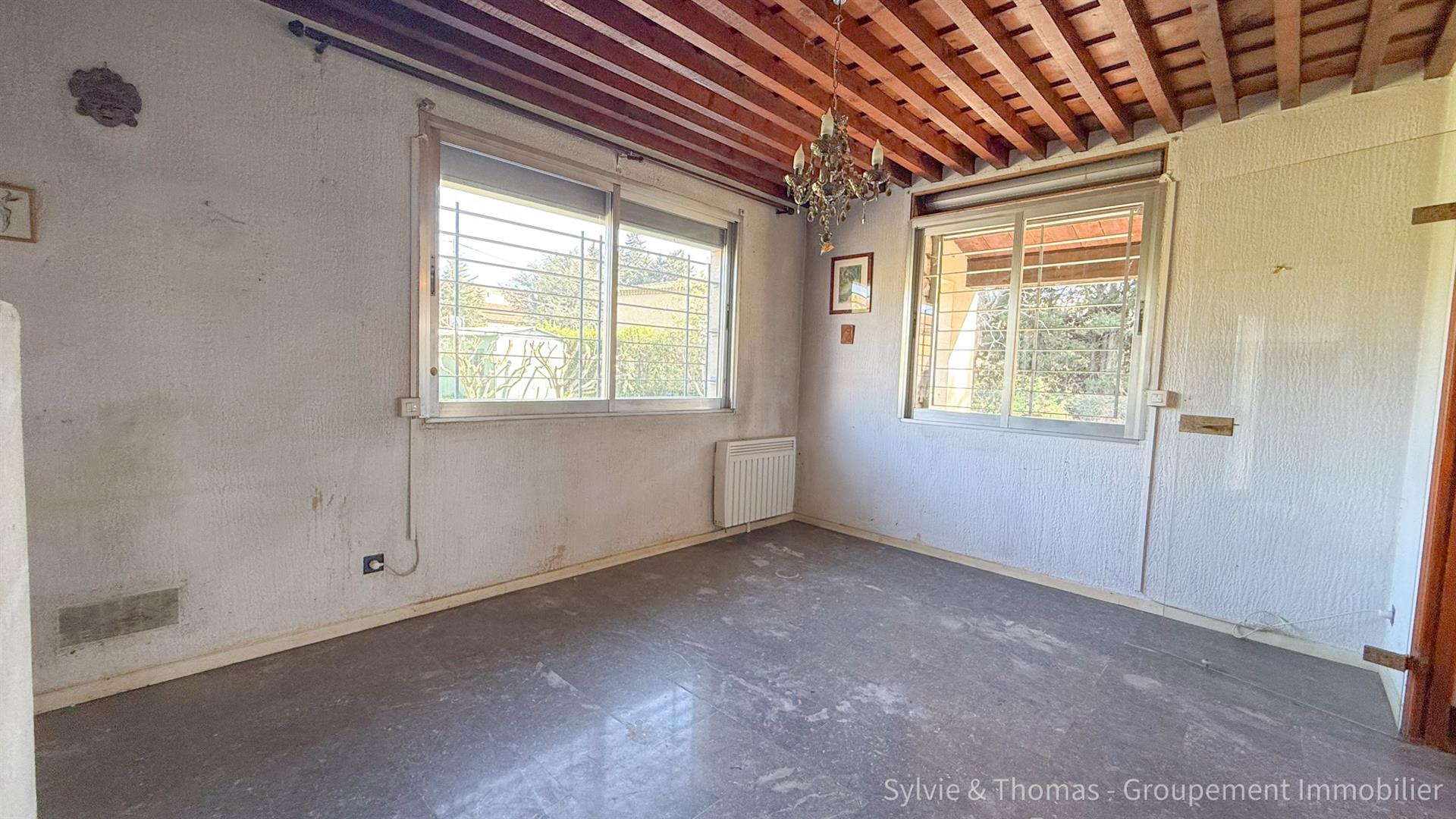 Orange, single storey house 140m2 on plot of 1632m2