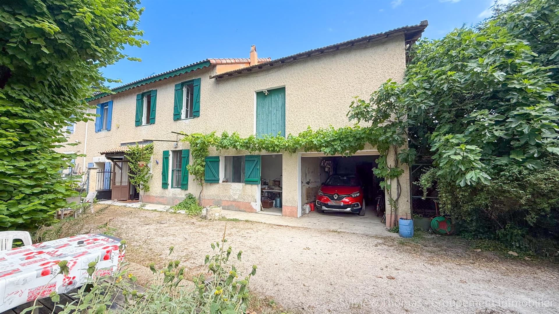 House for sale Orange, quiet, on land of 1800 m2