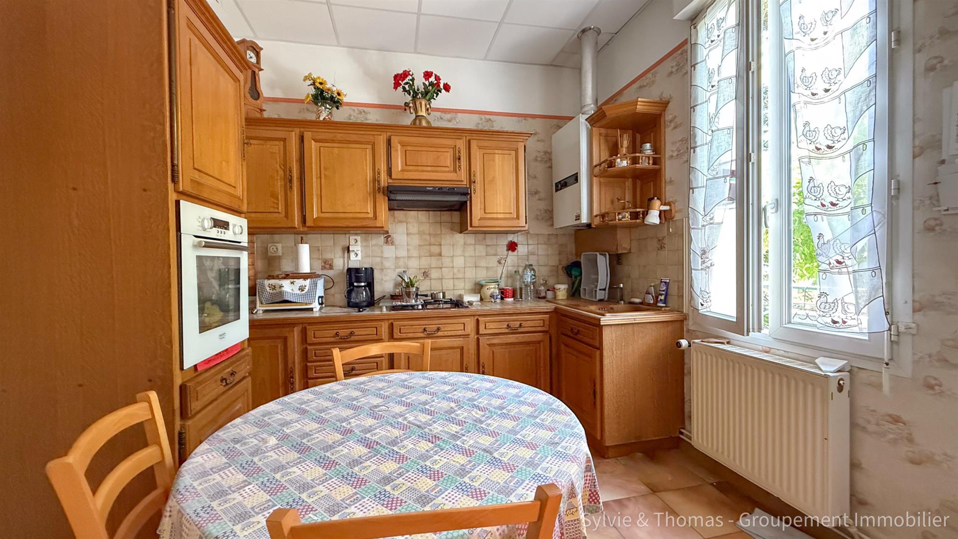 Orange, House of 130 m2 with garden, 2 garages and a square