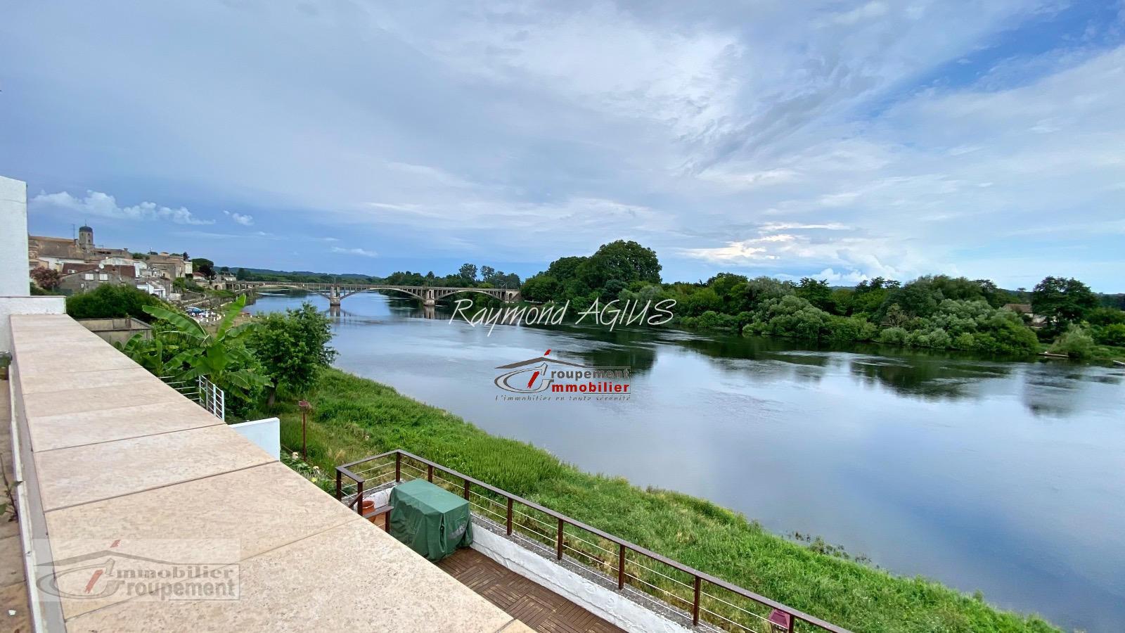 Casa adosada con 5 dormitorios y magníficas vistas al río - 33350 Castillon La Bataille