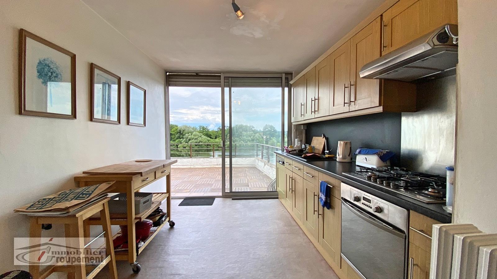 Casa adosada con 5 dormitorios y magníficas vistas al río - 33350 Castillon La Bataille