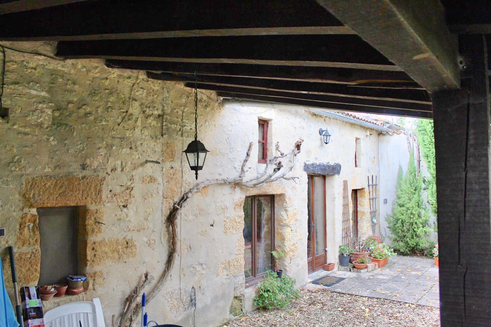 Antigua casa de piedra con casa rural y piscina - 24610 Minzac
