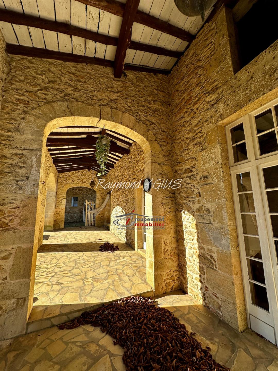 Compra: Vivenda (33210)