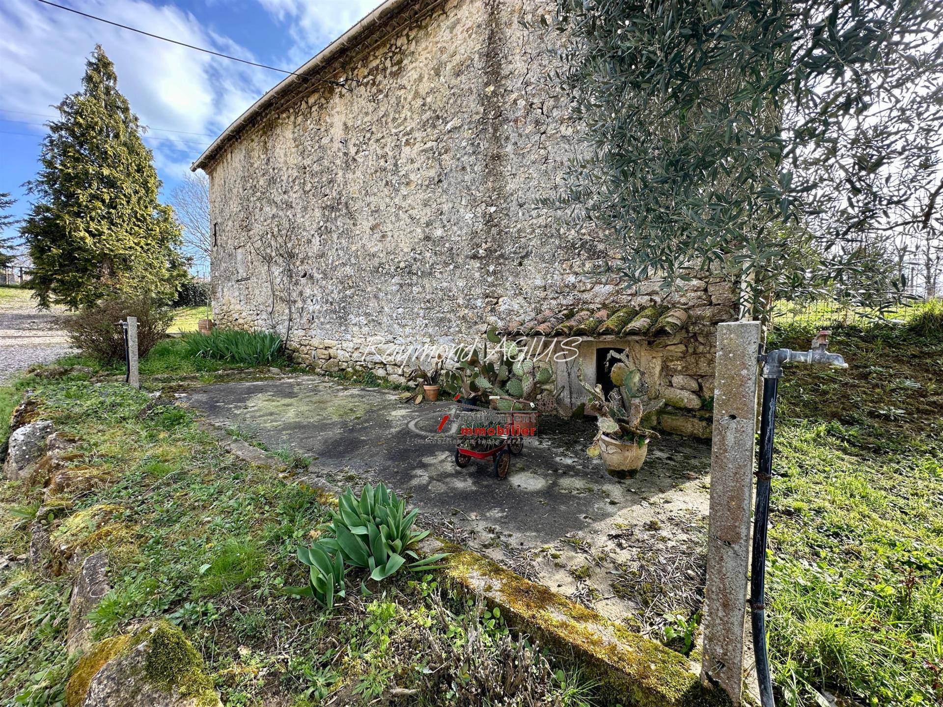 Charming 3 bedroom traditional stone house