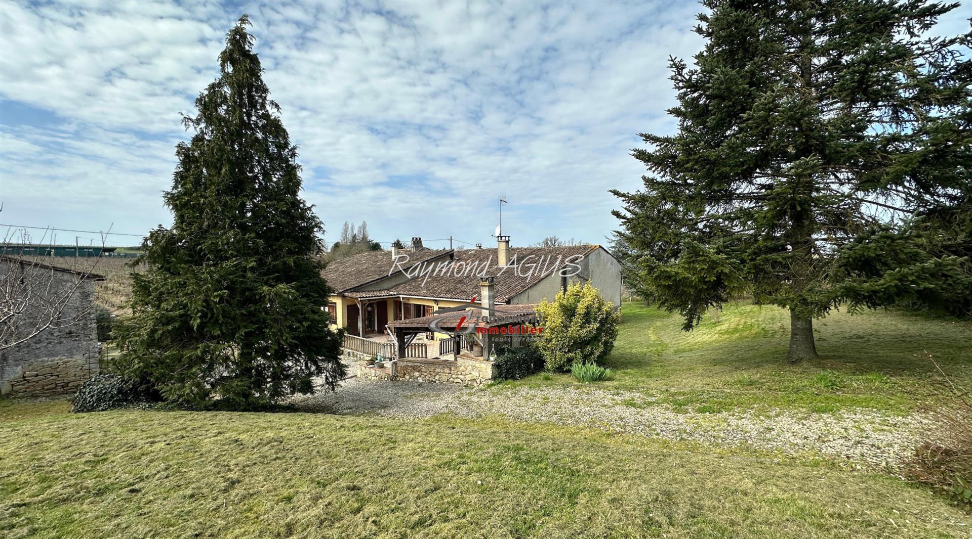 Charming 3 bedroom traditional stone house