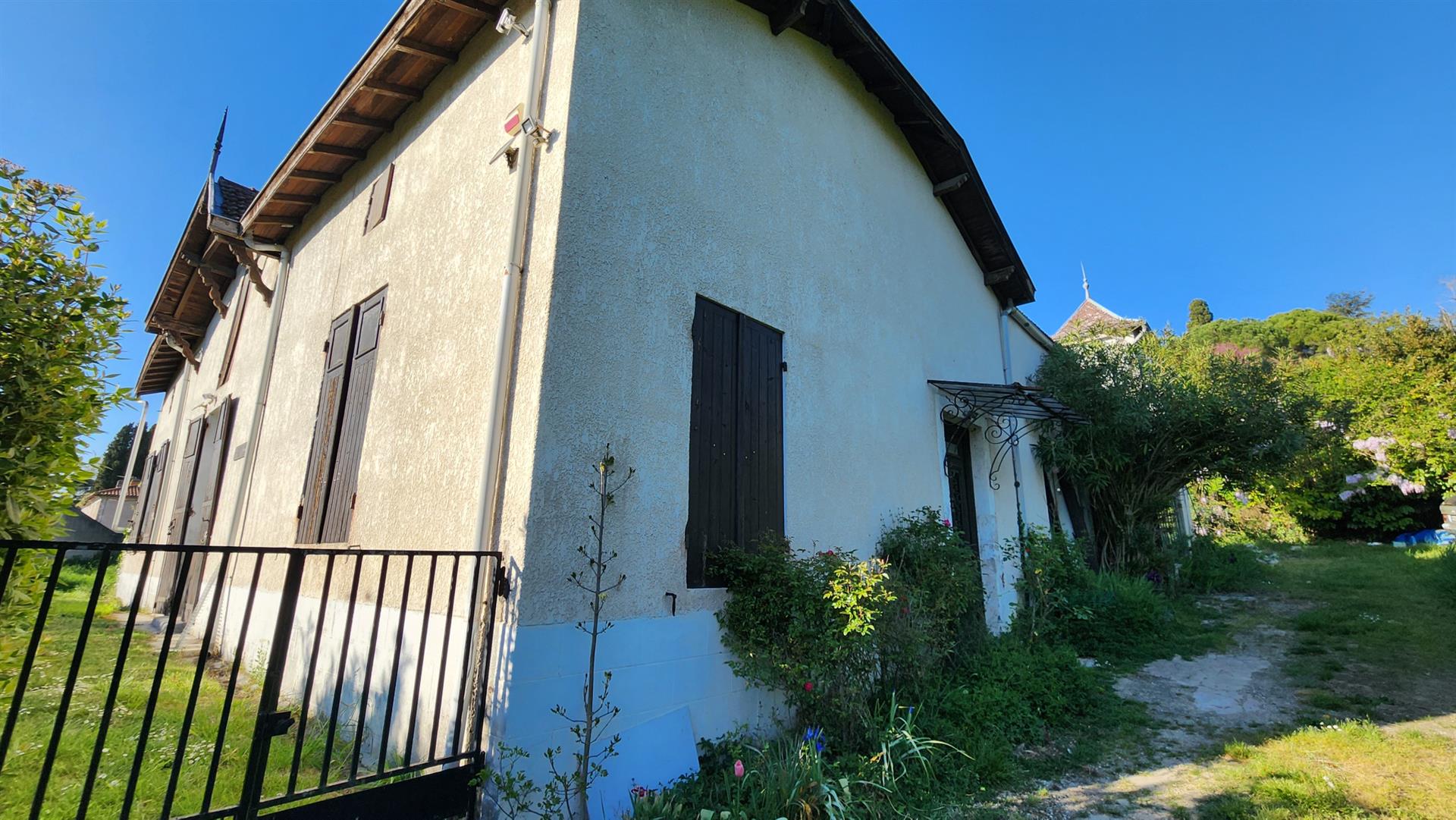 Gran potencial para que esta casa se reforme
