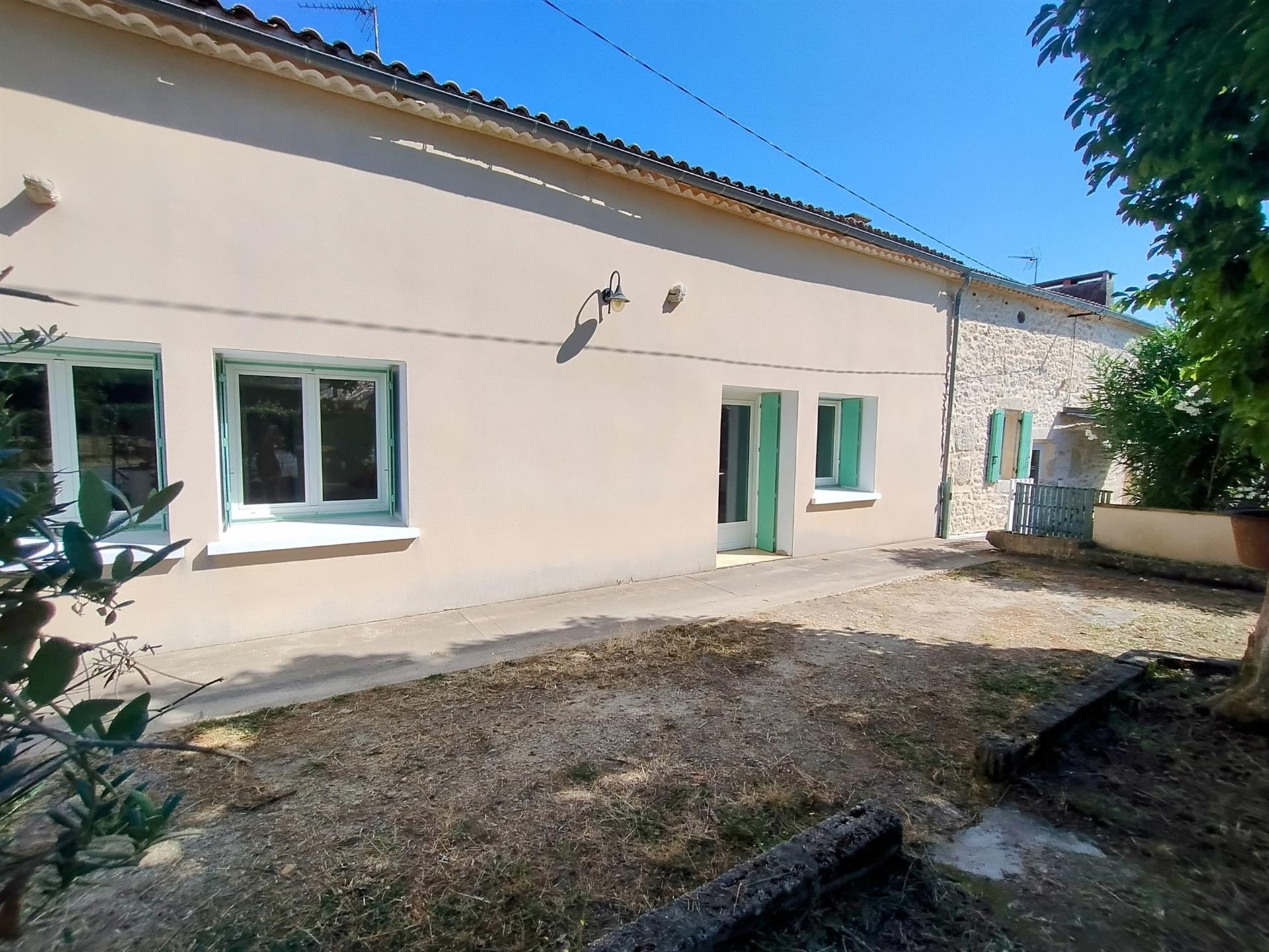 Casa de piedra con piscina, dependencias y terreno - 33790