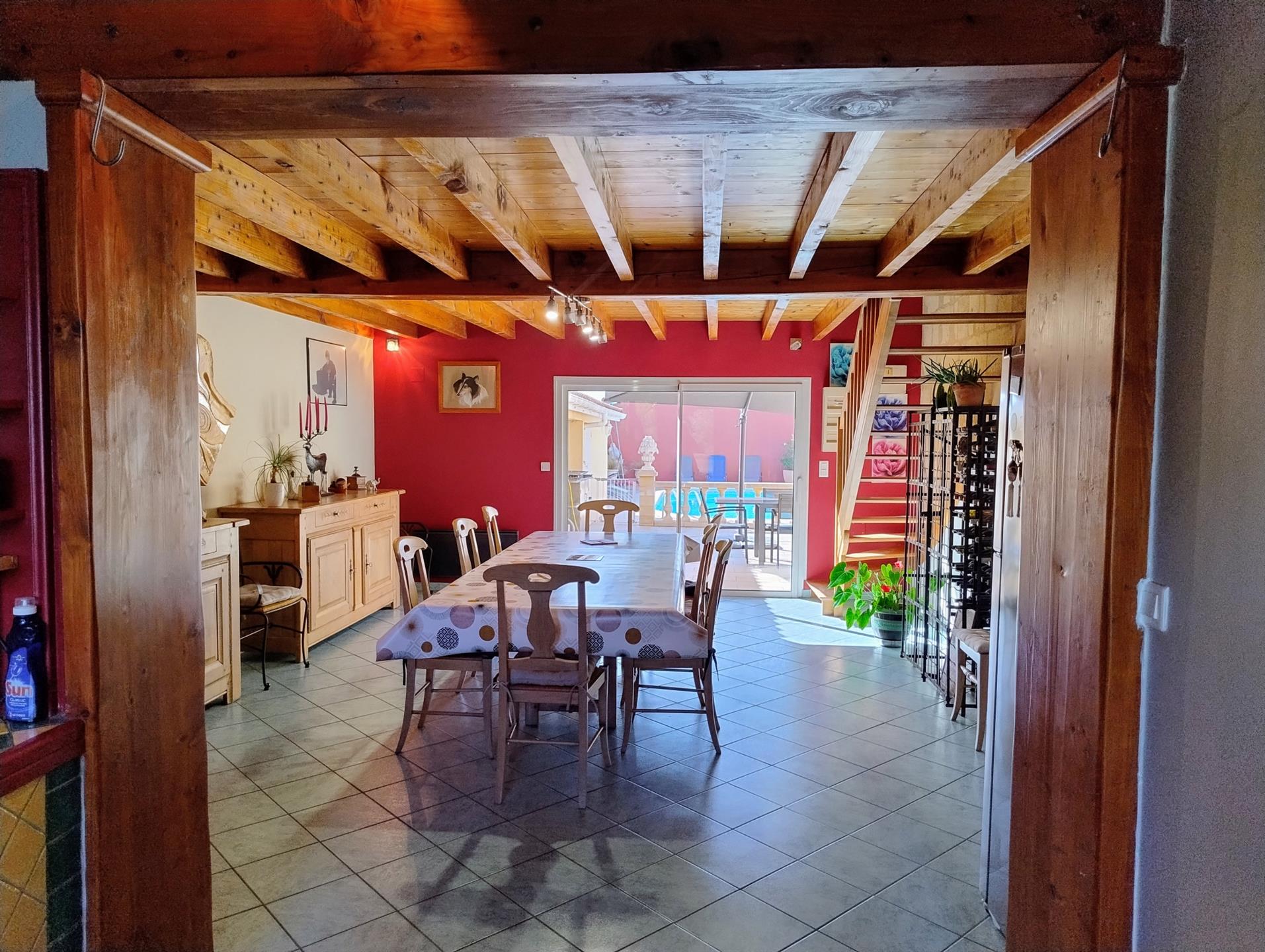 Casa de piedra con piscina - 33350
