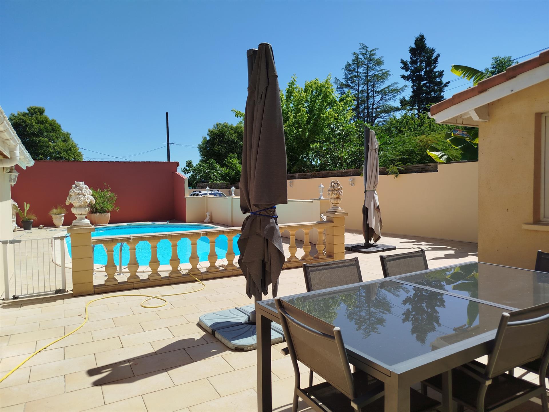 Casa de piedra con piscina - 33350