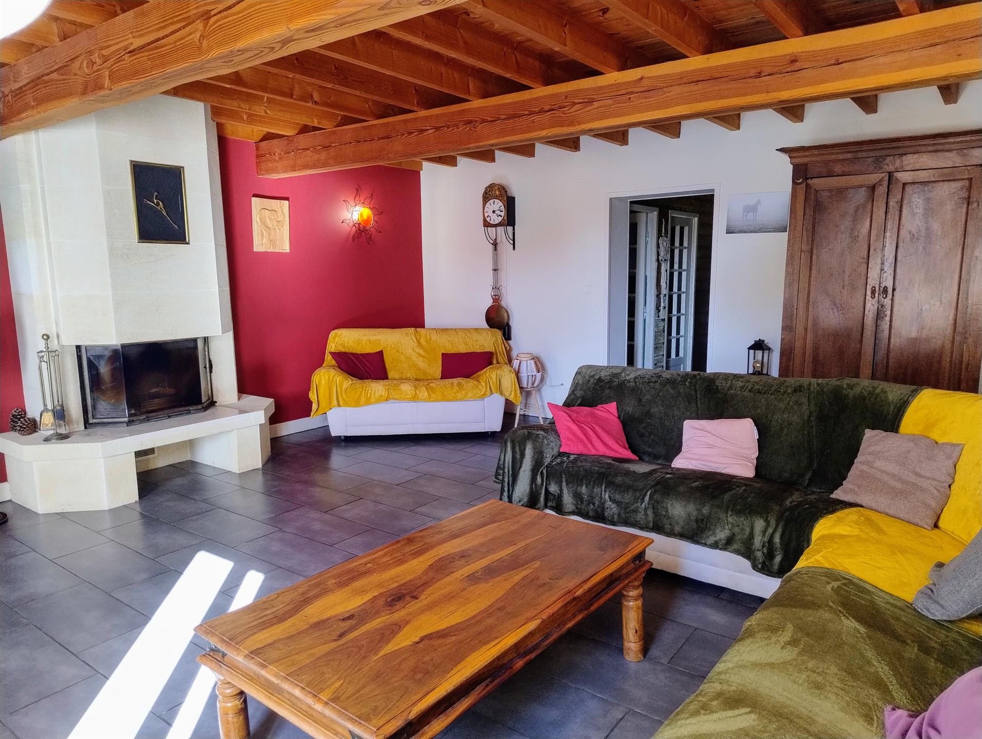 Casa de piedra con piscina - 33350