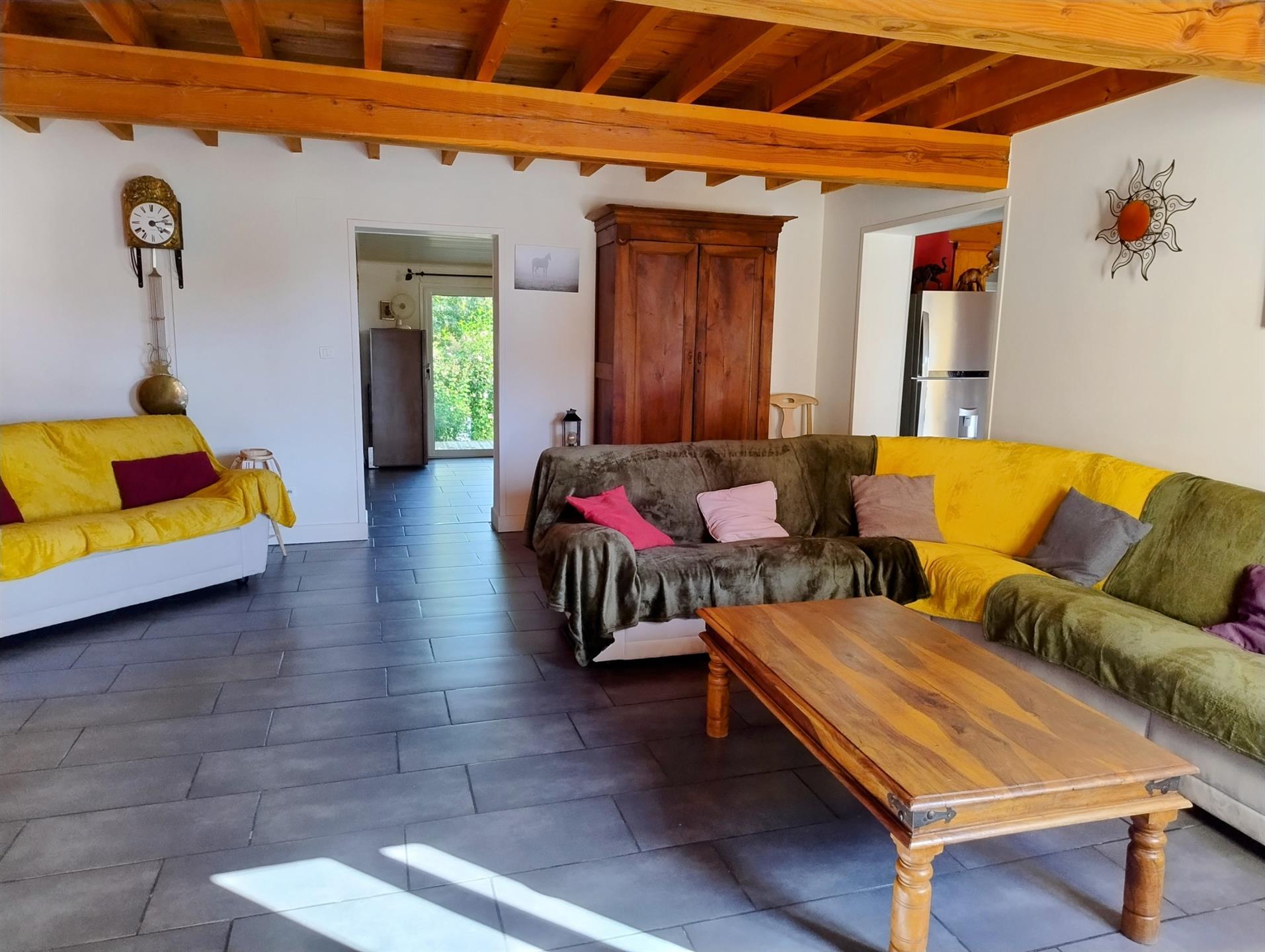 Casa de piedra con piscina - 33350