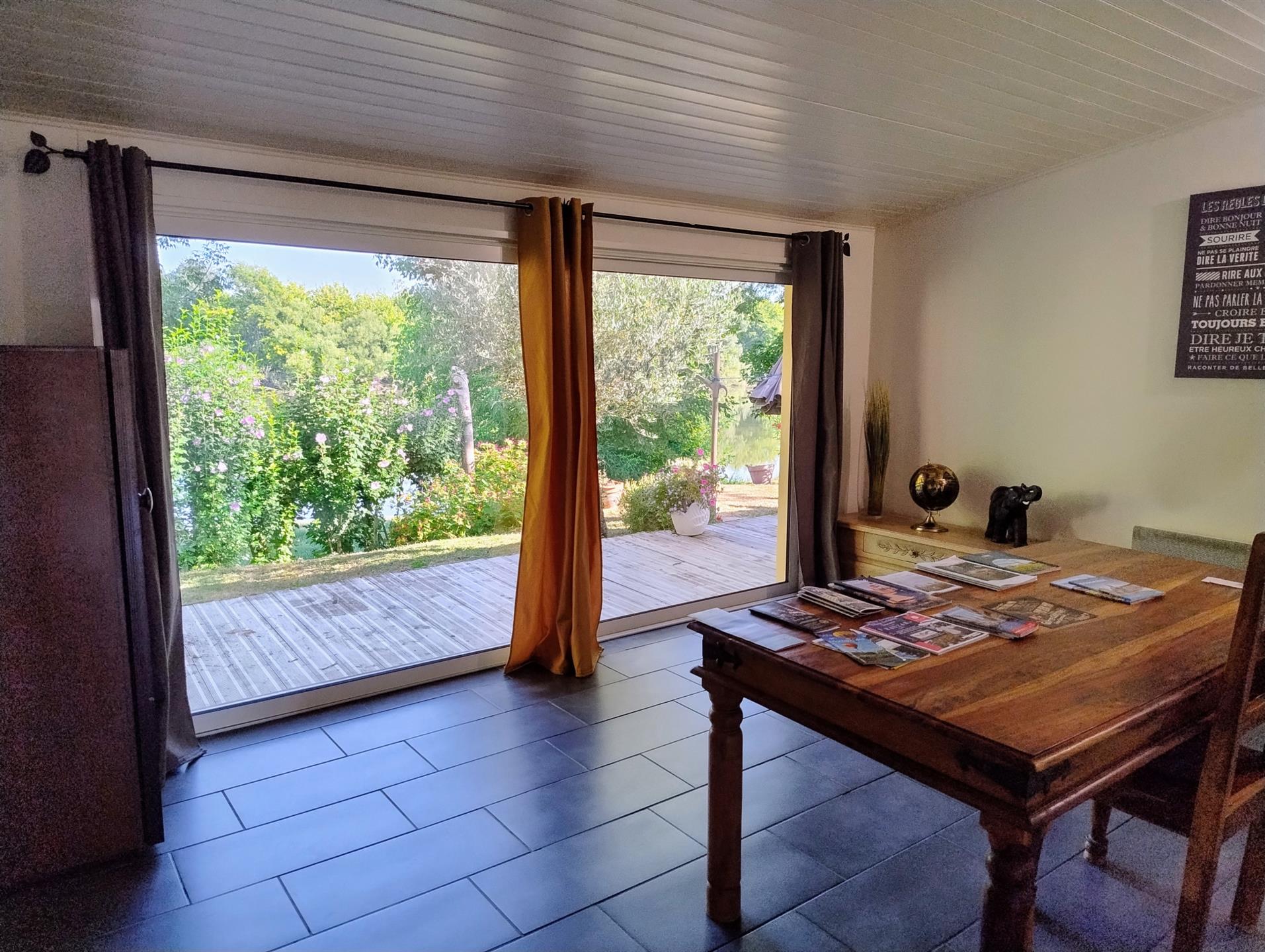 Casa de piedra con piscina - 33350