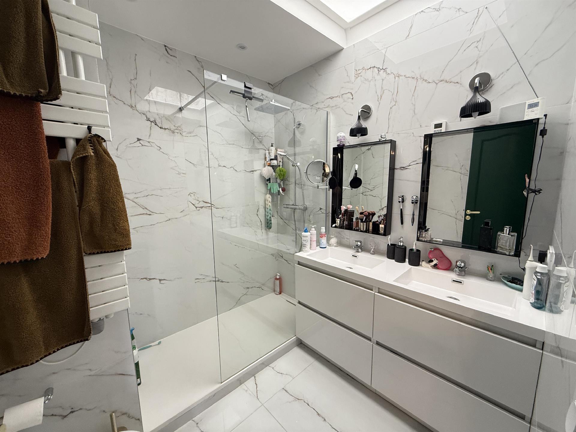Boulouris Center, Large 3 Rooms In Small Residence