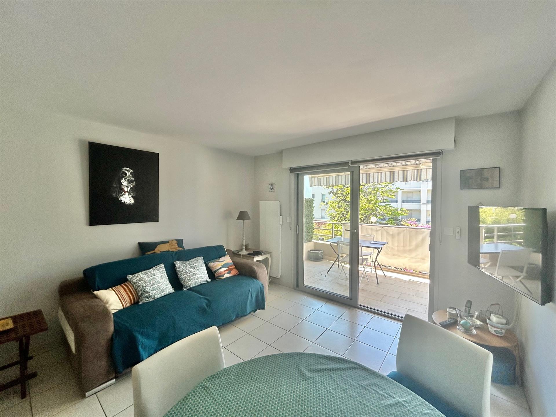 Boulouris Everything On Foot near the sea - 1-bedroom apartment with garage