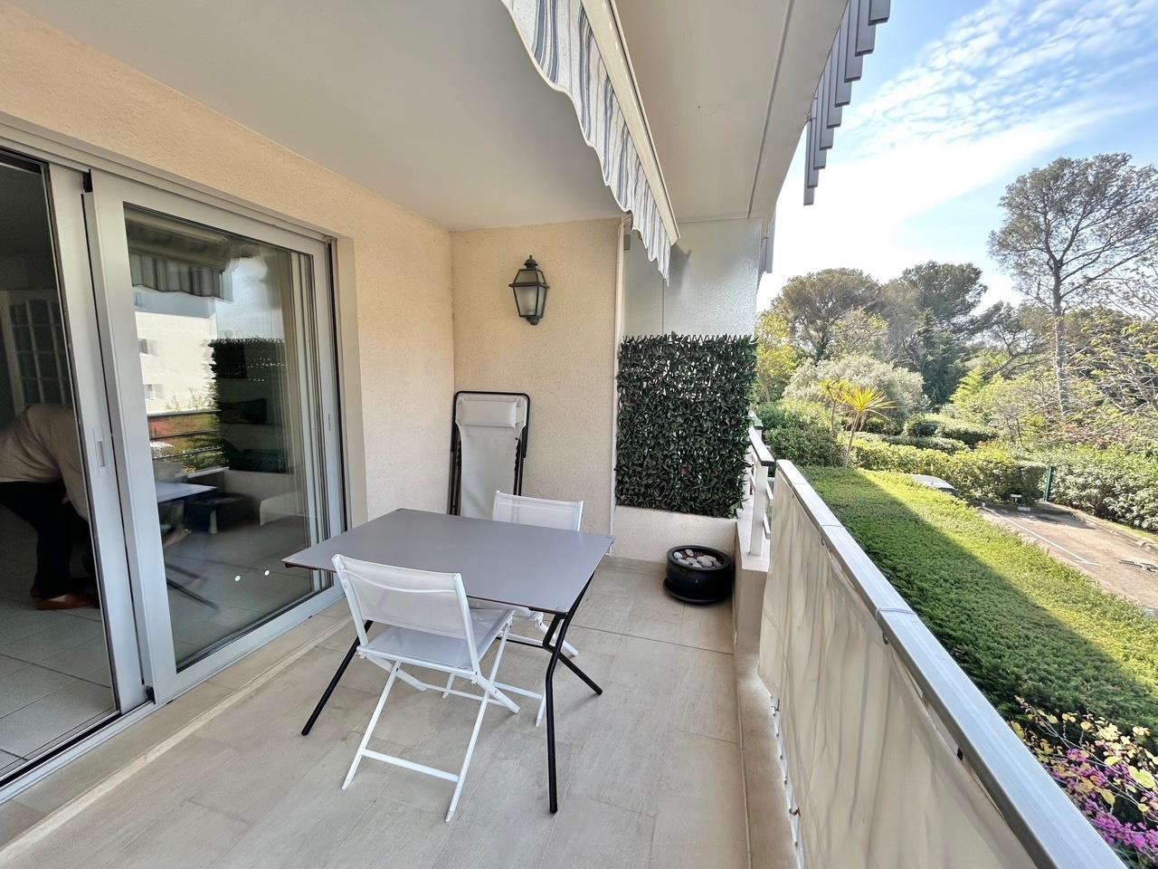 Boulouris Everything On Foot near the sea - 1-bedroom apartment with garage