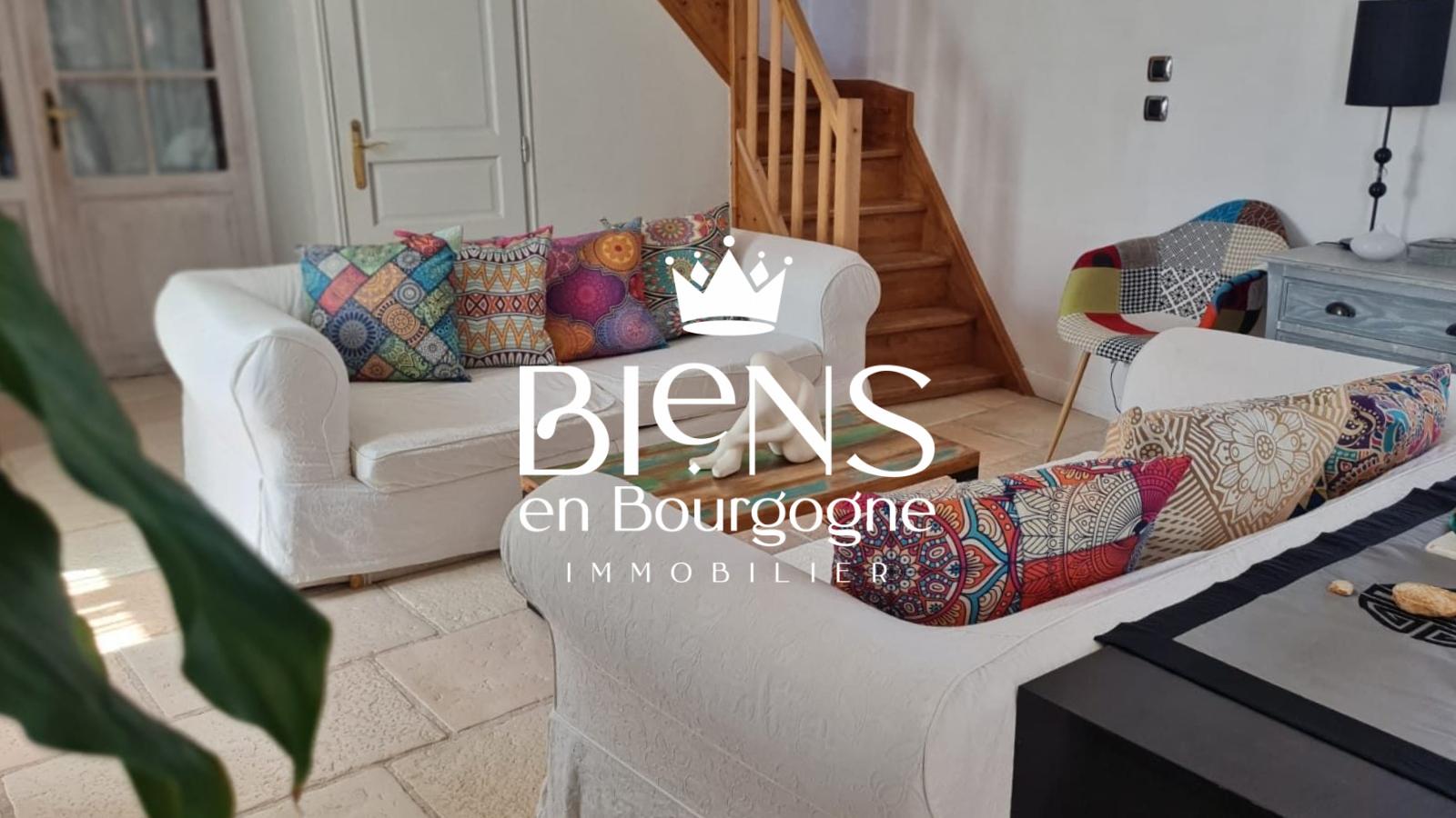 Demigny Renovated 3 Bedroom Farmhouse With Pool