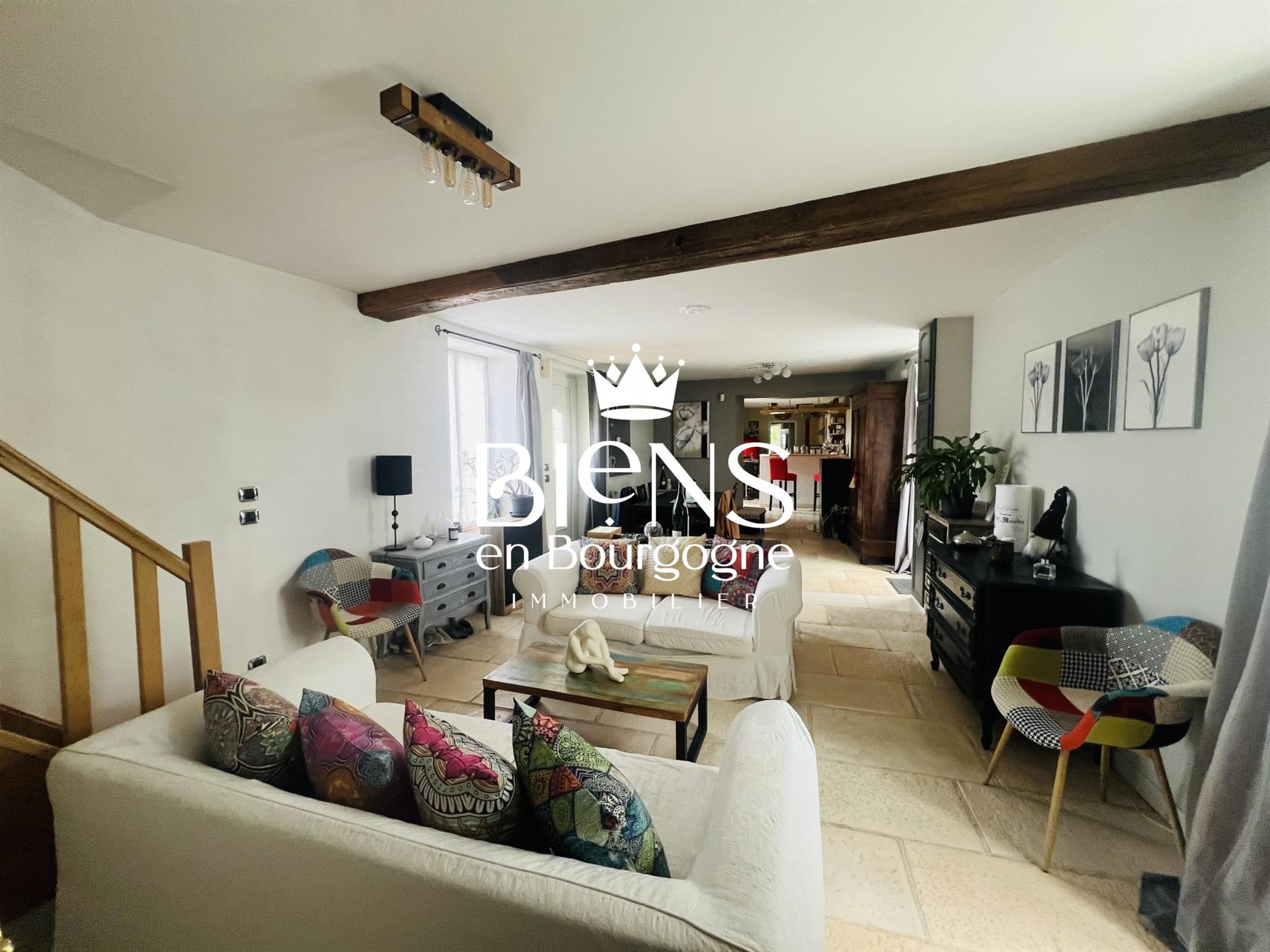 Demigny Renovated 3 Bedroom Farmhouse With Pool