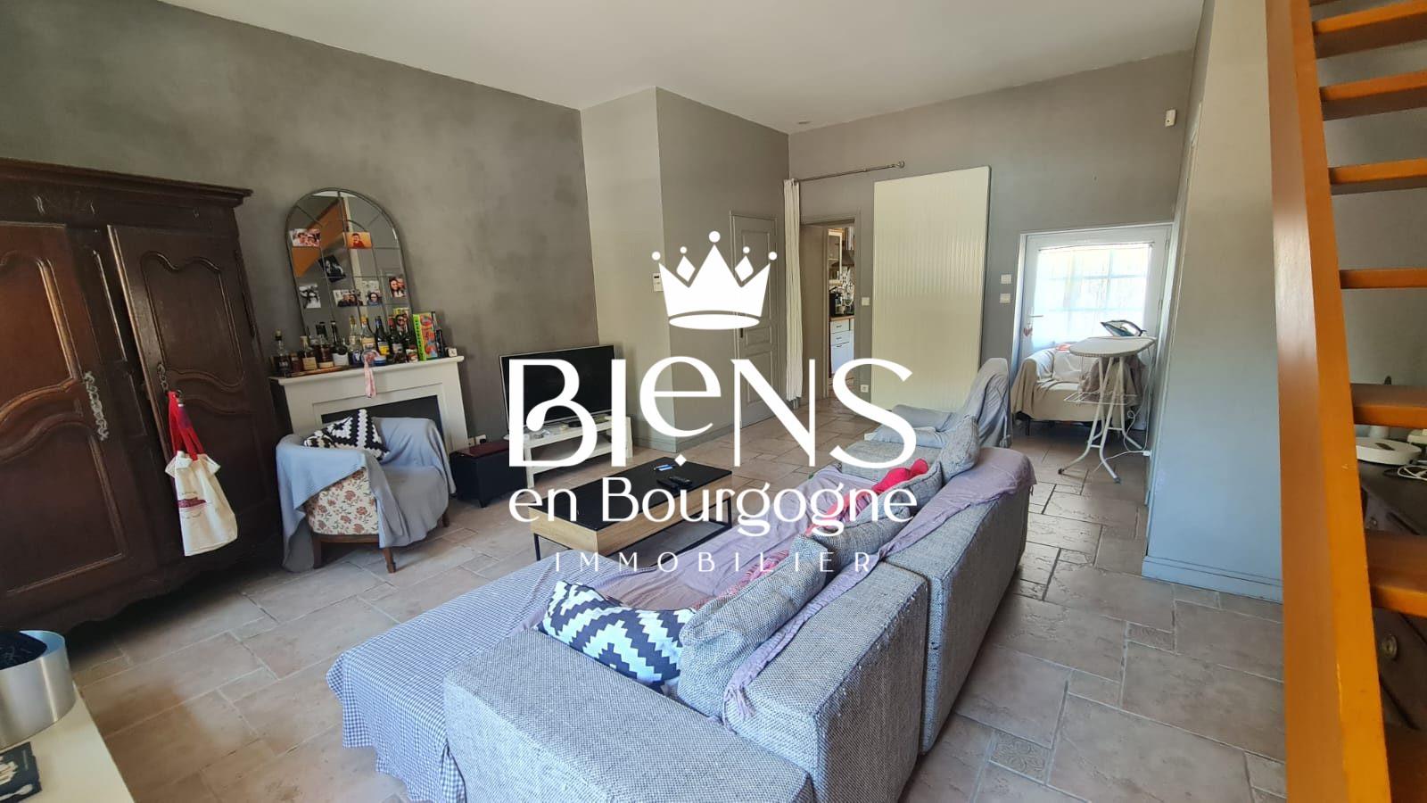 Demigny Renovated 3 Bedroom Farmhouse With Pool