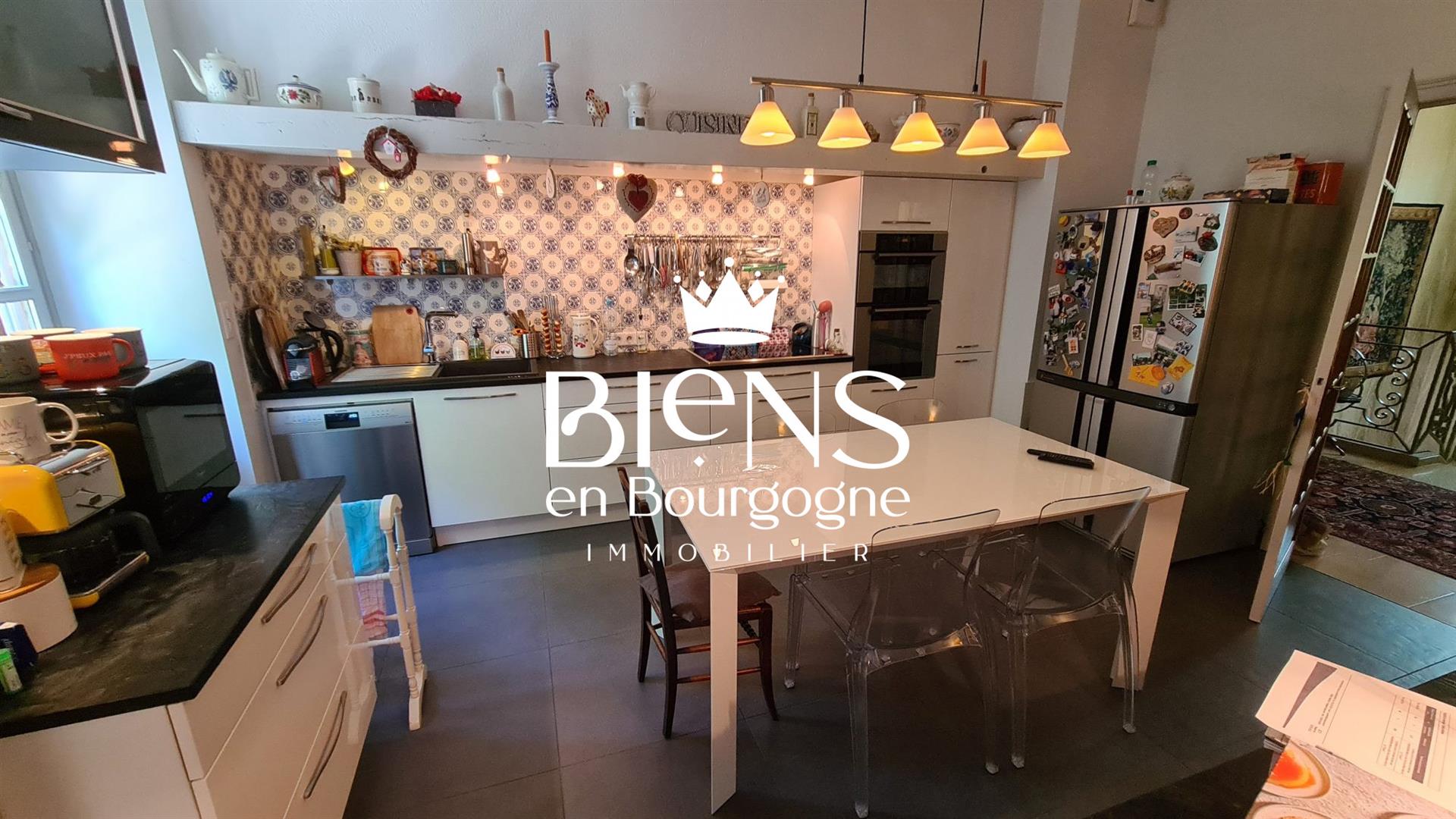 Beaune Centre Character Property