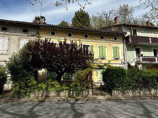 In Moissac, huge townhouse with 5 bedrooms