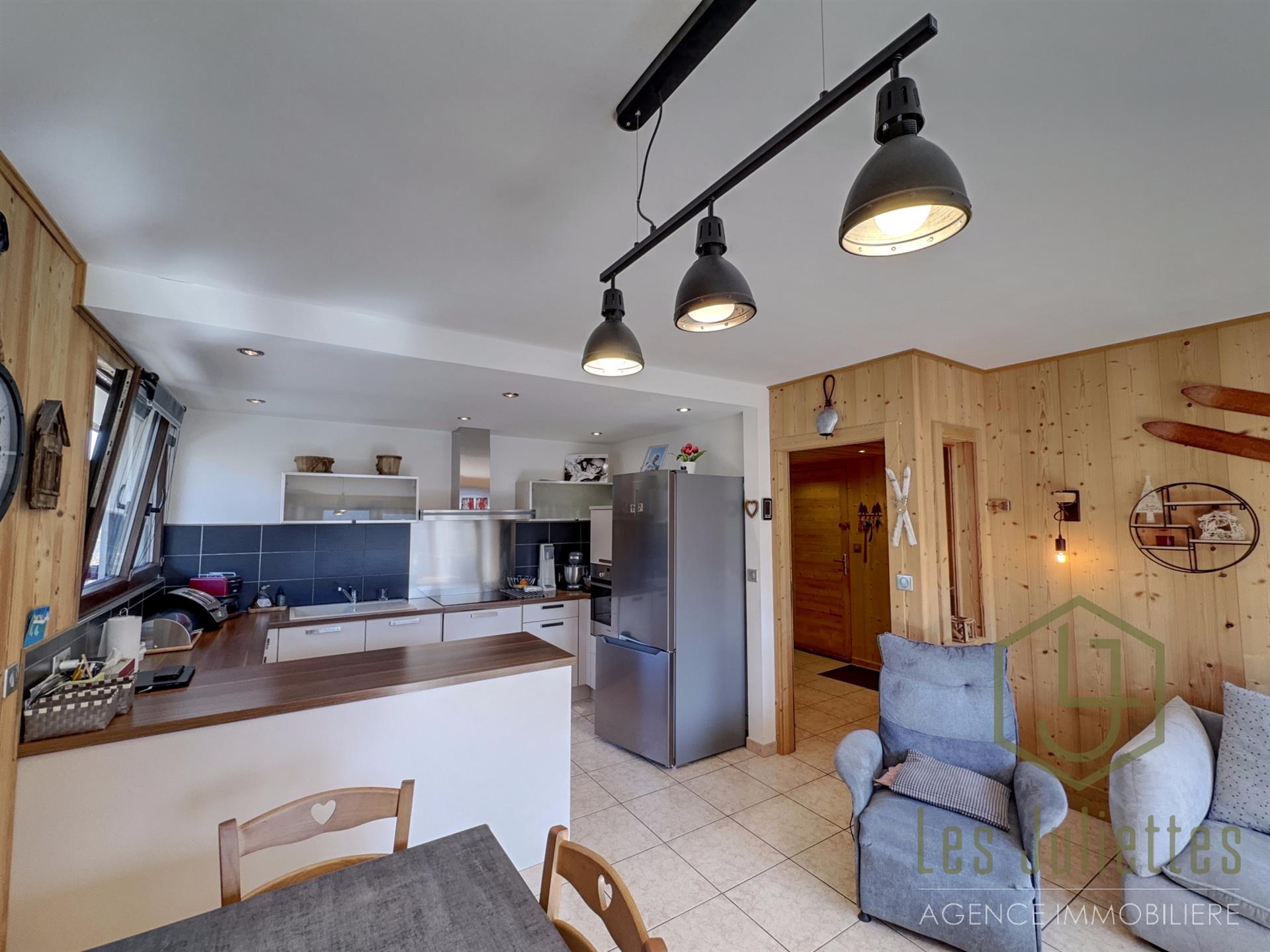 Charming Renovated 2-Bedroom Apartment In The Centre Of Morzine