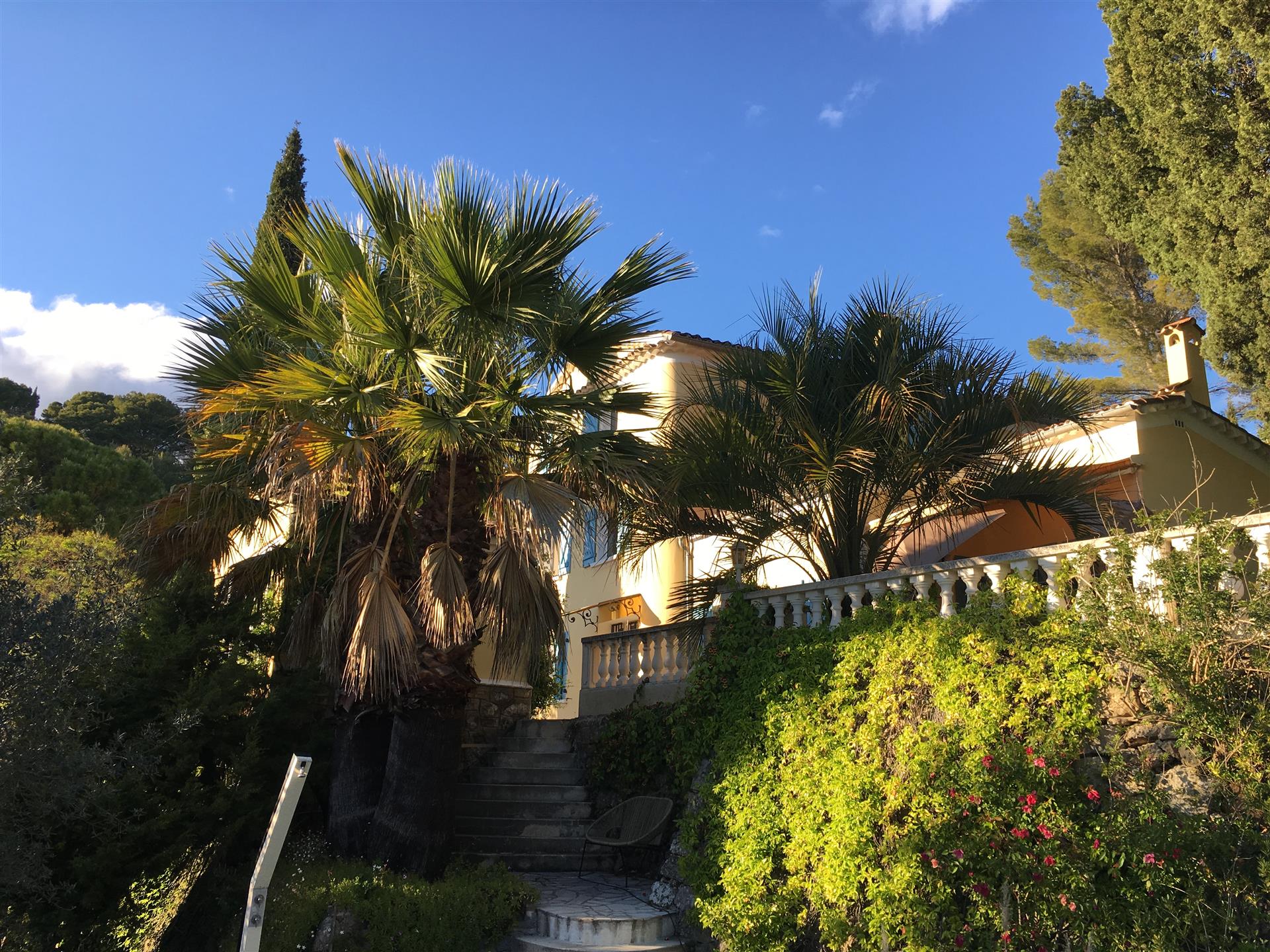 Mansão espanhola na Provença - lugar mágico e jardim exótico 
