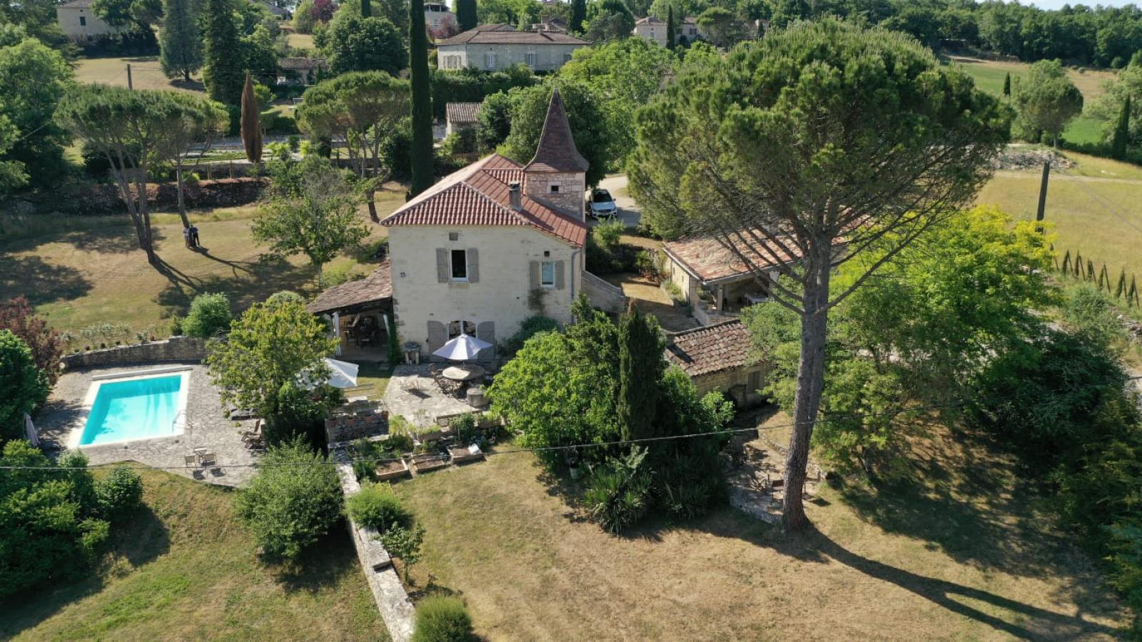 Superb stone house in the Lot
