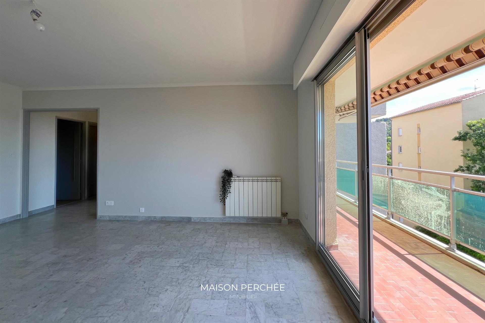 Purchase: Apartment (83300)