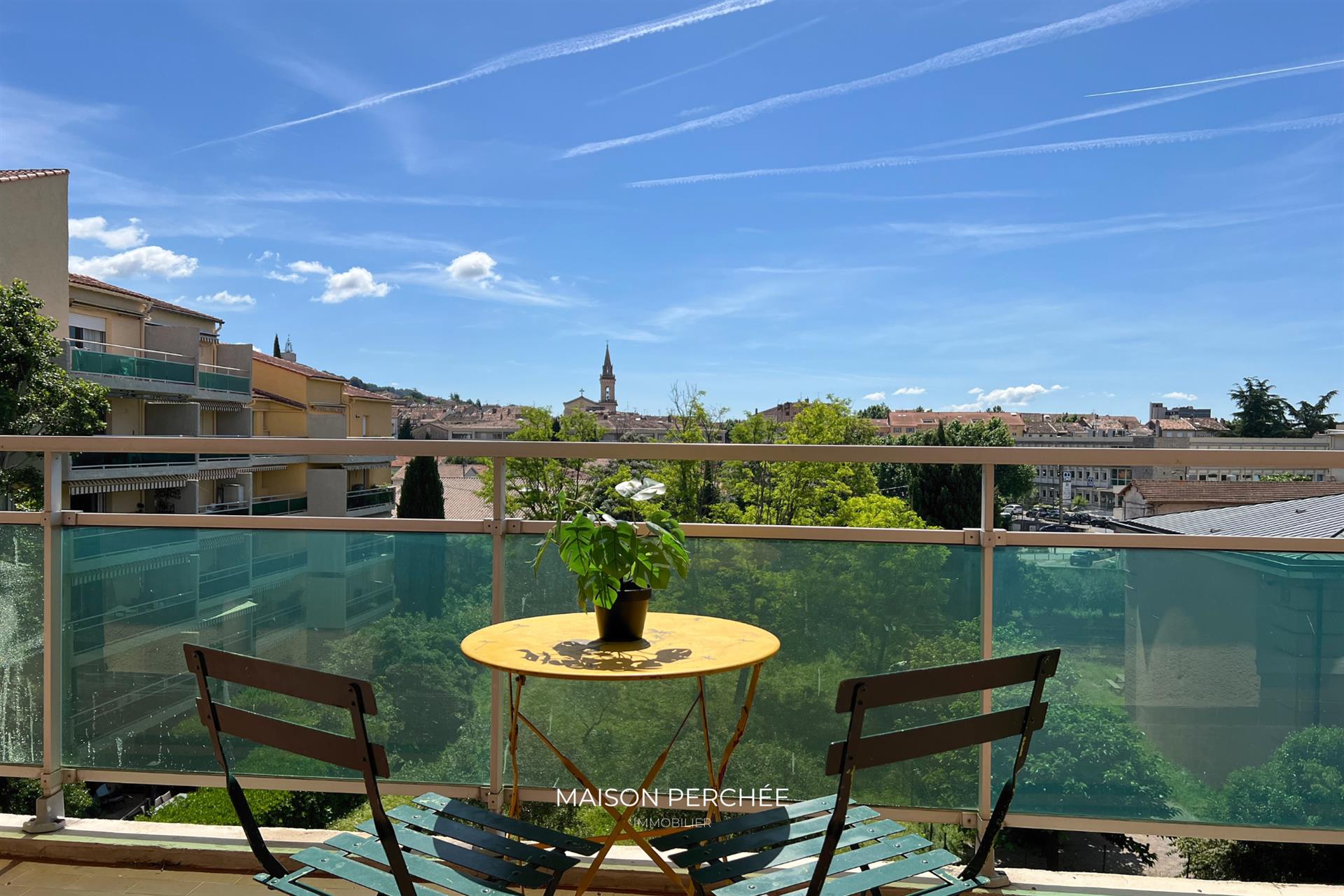 Purchase: Apartment (83300)