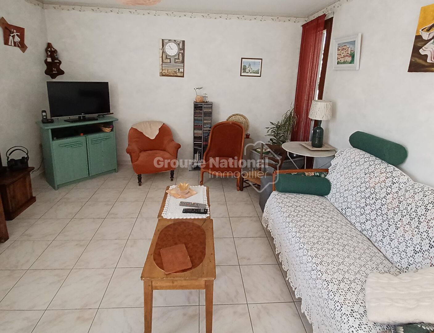 Bright T4 Apartment