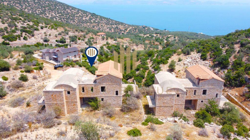 - Detached house For sale, North Kinouria, 380 sq.m., €250.000