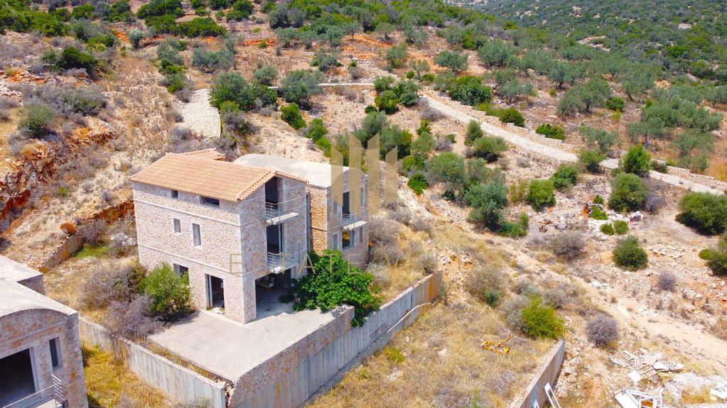 - Detached house For sale, North Kinouria, 380 sq.m., €250.000