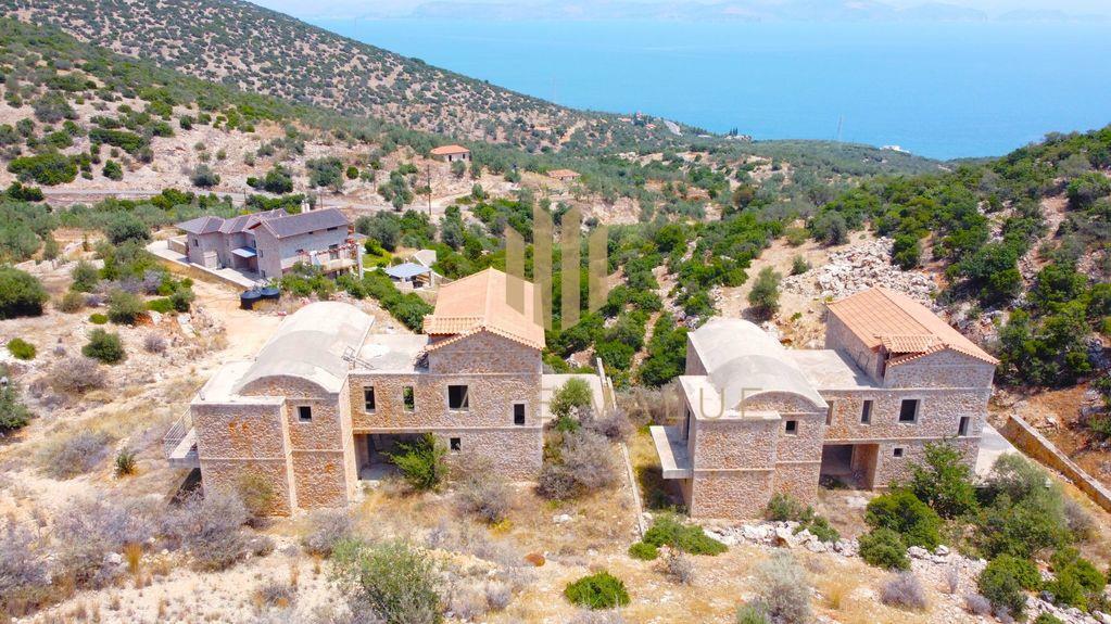 - Detached house For sale, North Kinouria, 380 sq.m., €250.000