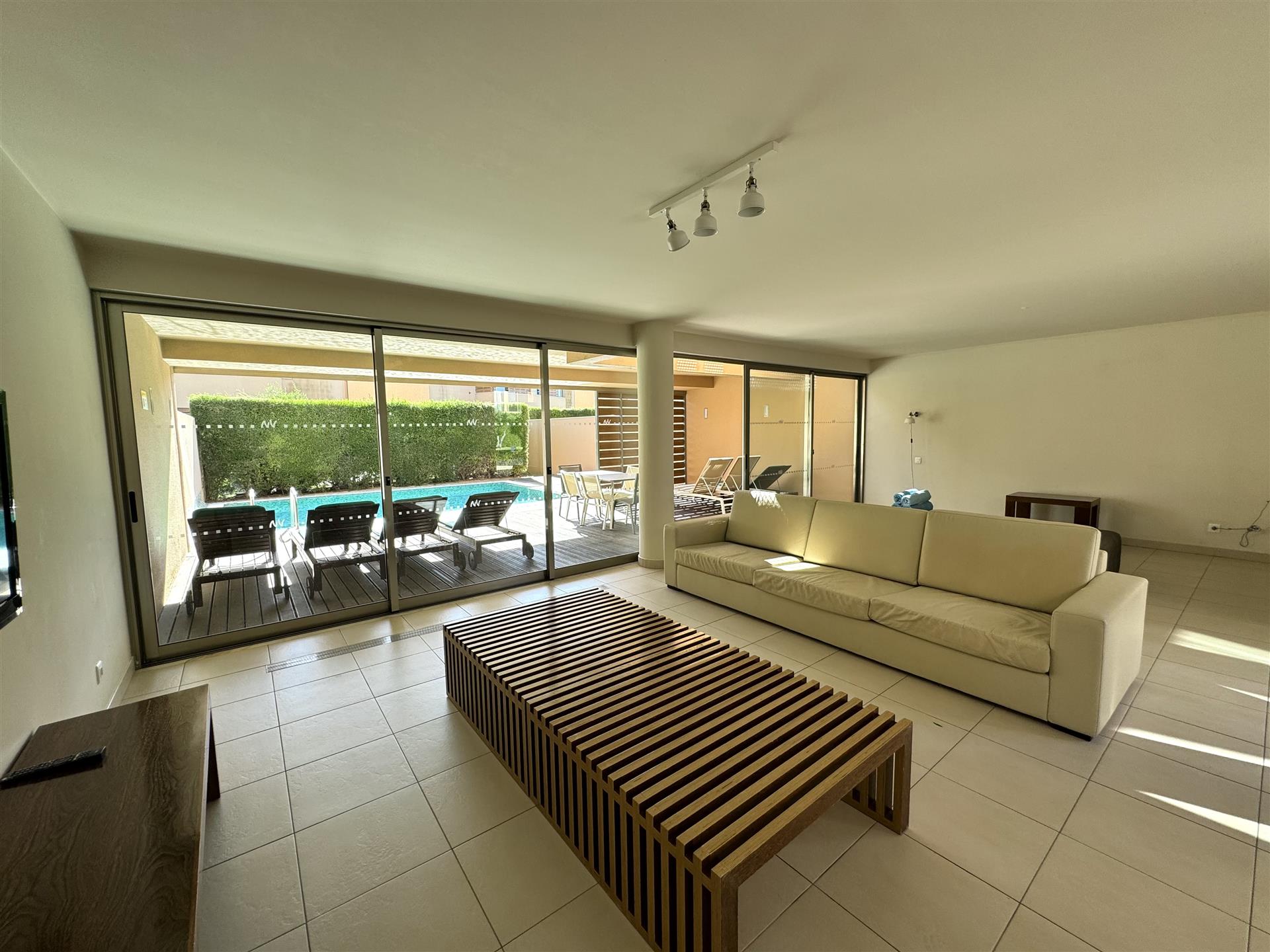 Contemporary 4 bedroom villa, Herdade dos Salgados