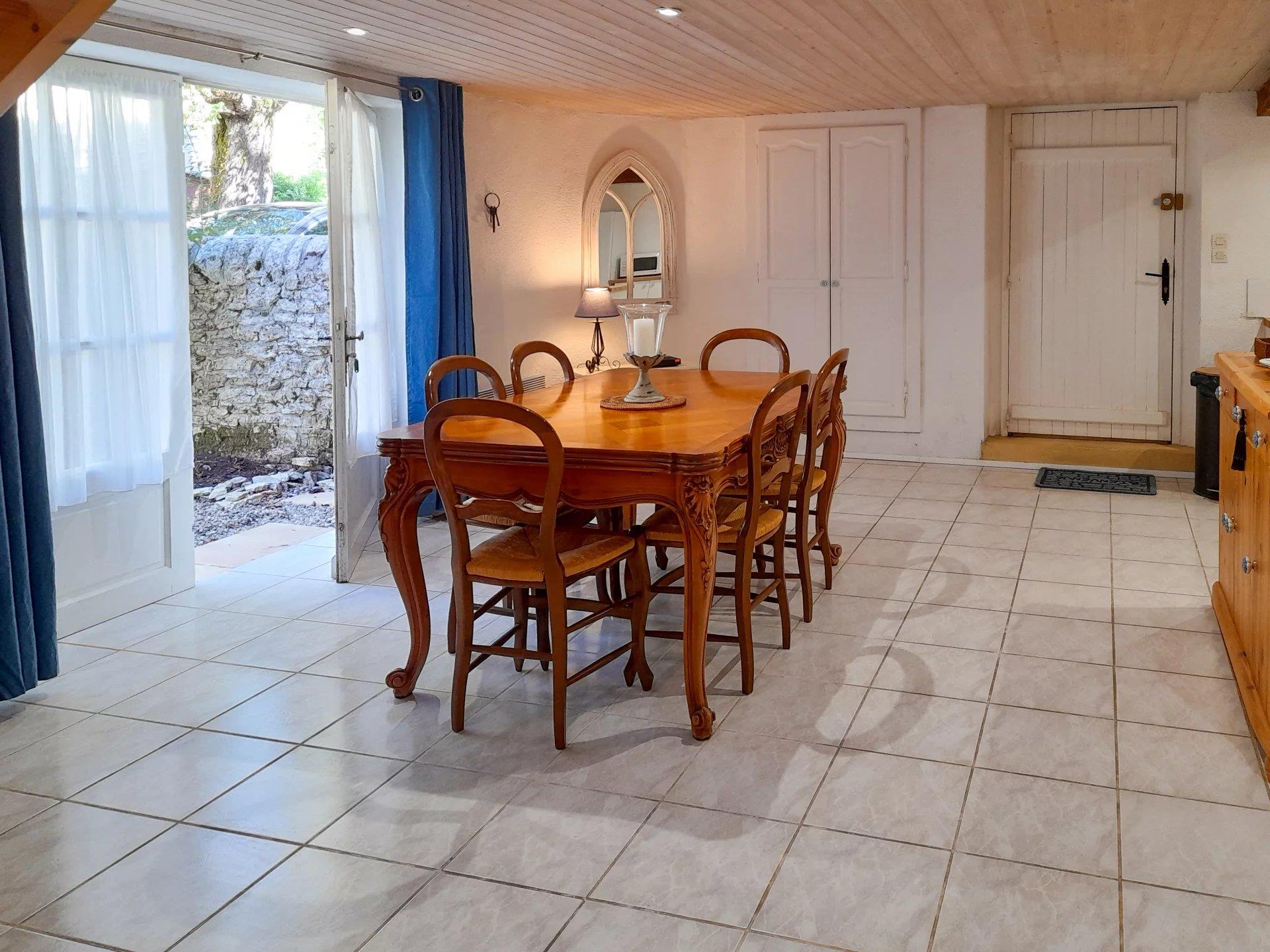 Charming 3 bedroom village house with courtyard garden