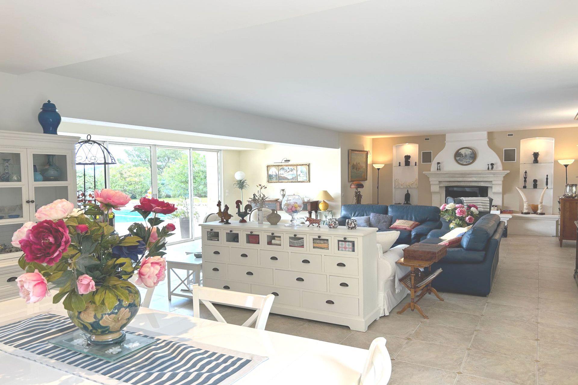 Purchase: House (06370)