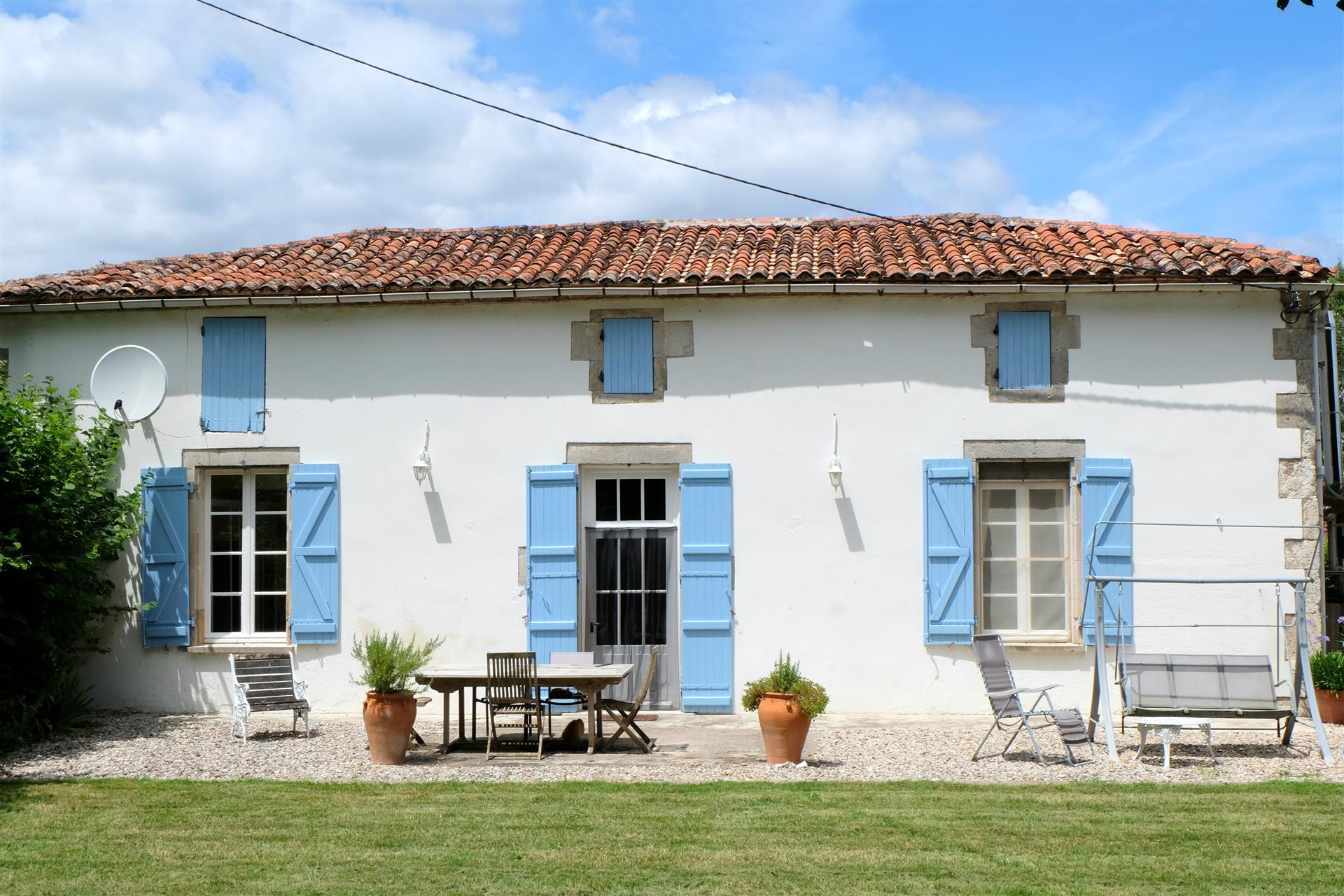 Casa de piedra con casas rurales y piscina 
