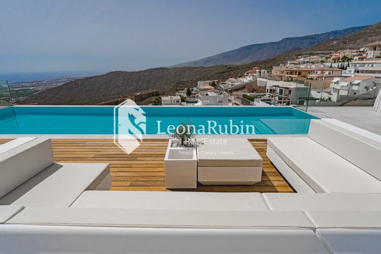 Villa AQUAstar - minimalistic and wonderful, close to the starry sky, great sea view, Tenerife South