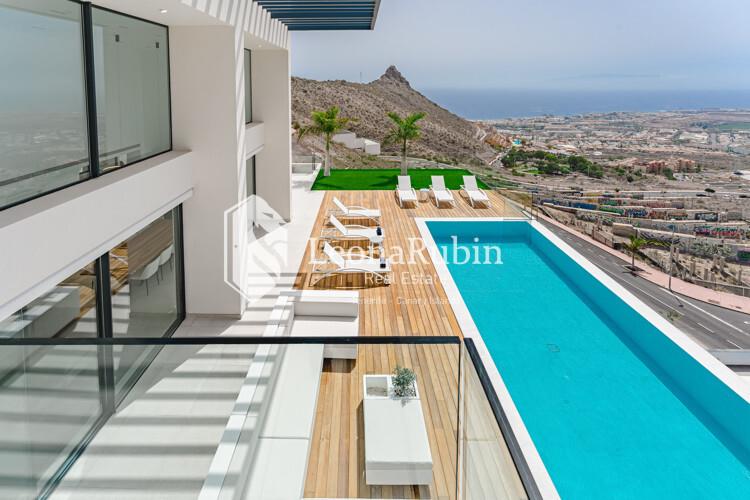 Villa AQUAstar - minimalistic and wonderful, close to the starry sky, great sea view, Tenerife South