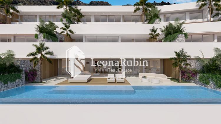 Aqua Sky - Grand Superior & Premier Suites, fantastic sea views, 15m private swimming pool, 3 bedroo