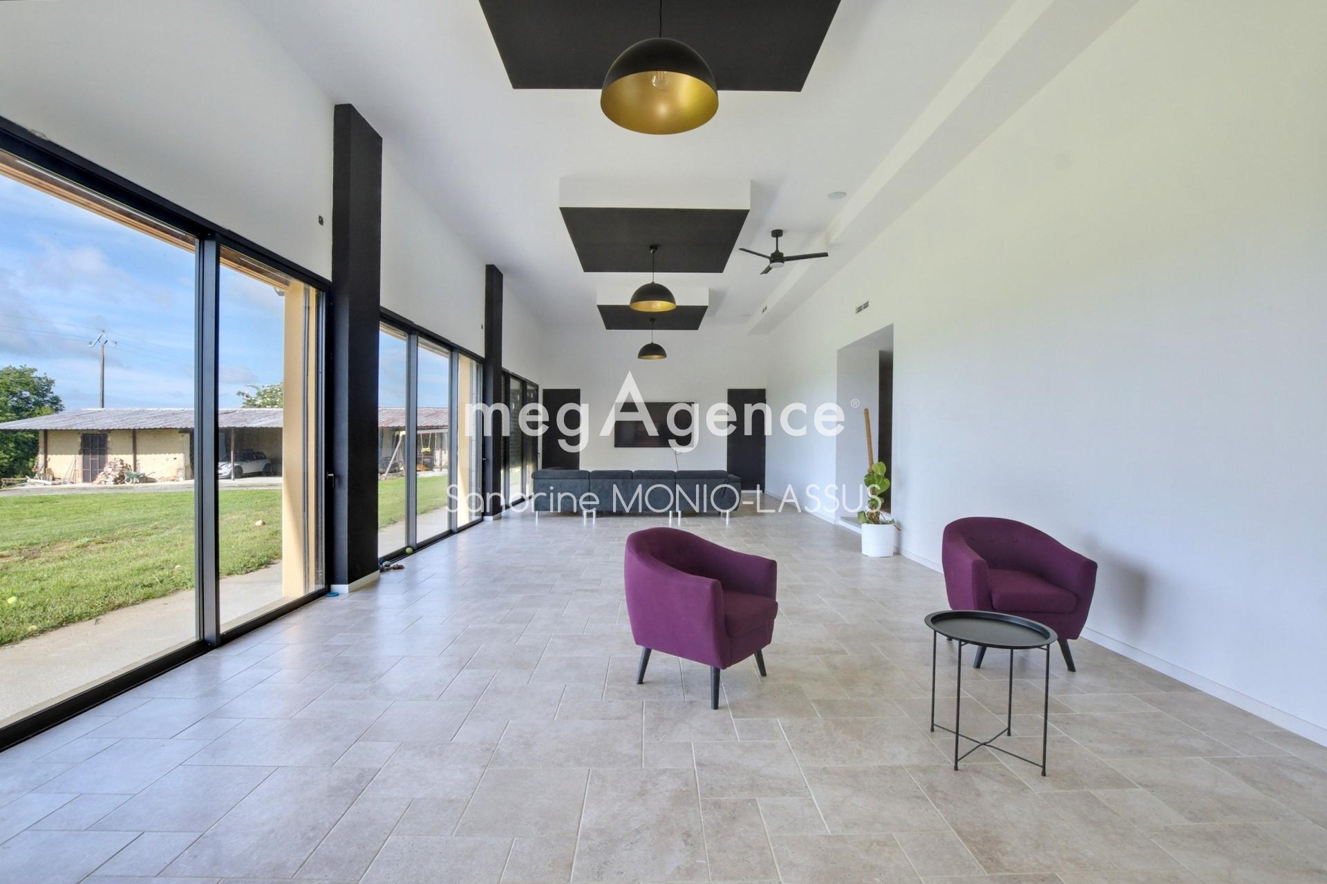 Magnifique Corps De Ferme De 270 M2 A Ste Foy De Peyrolieres Proche Saint Lys (31470)